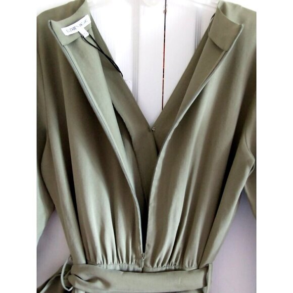 Elizabeth And James Olive Green Jumpsuit Drop Shoulder Pockets Belt - Large NWT - Picture 10 of 11